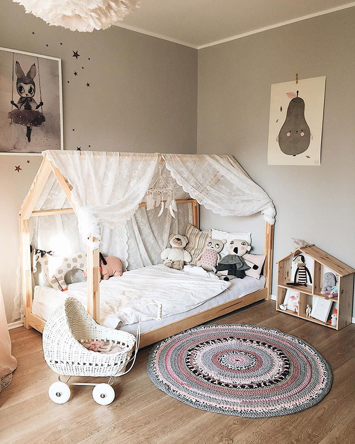 Phòng ngủ với giường kiểu lều độc đáo cho con gái