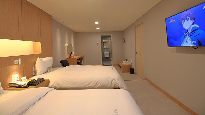 Không gian phòng ngủ hiện đại trong mini hotel