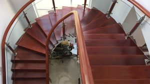 Cầu thang rẻ quạt – mẫu thiết kế độc đáo cho không gian nhỏ